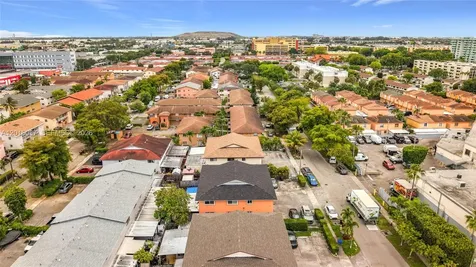 1652 W 42nd Place Hialeah FL 33012