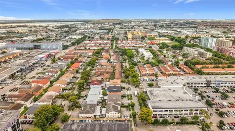 1652 W 42nd Place Hialeah FL 33012