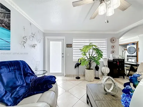 1652 W 42nd Place Hialeah FL 33012