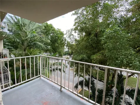 1805 Sans Souci Boulevard North Miami FL 33181