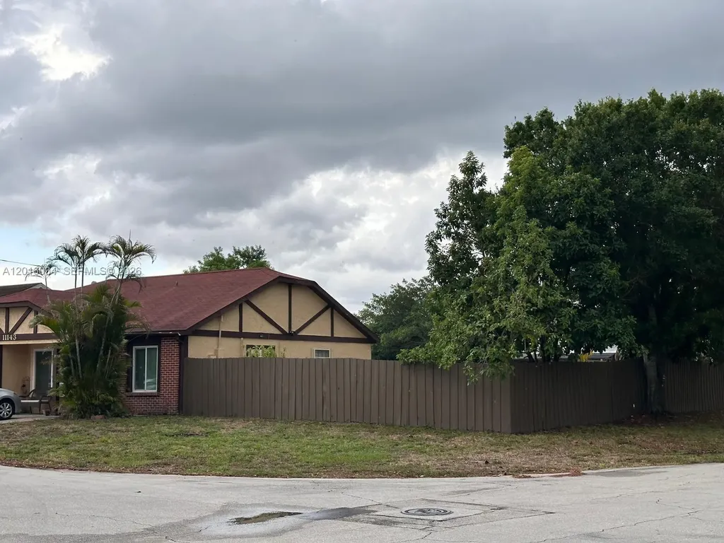 11143 E Model Circle E Boca Raton FL 33428