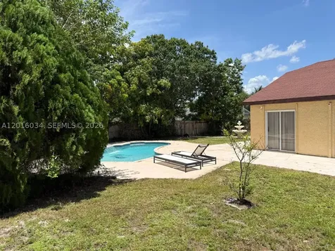11143 E Model Circle E Boca Raton FL 33428