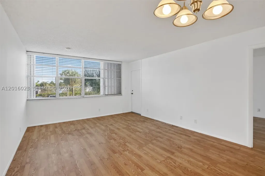 2761 Taft Street Hollywood FL 33020
