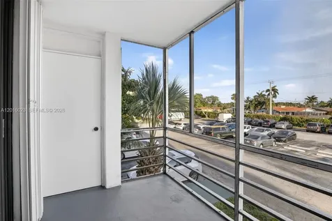 2761 Taft Street Hollywood FL 33020