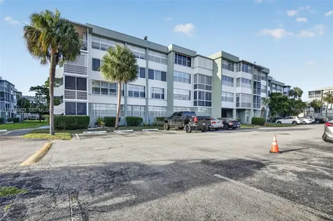 2761 Taft Street Hollywood FL 33020