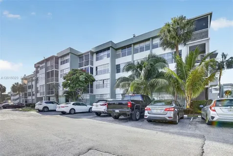 2761 Taft Street Hollywood FL 33020