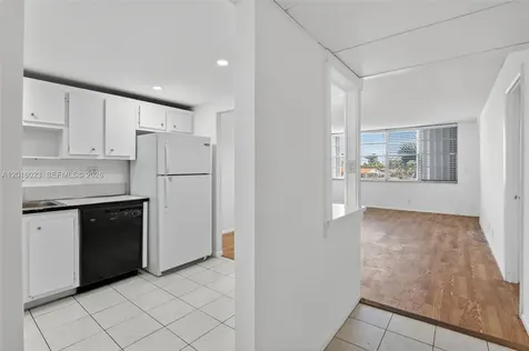 2761 Taft Street Hollywood FL 33020