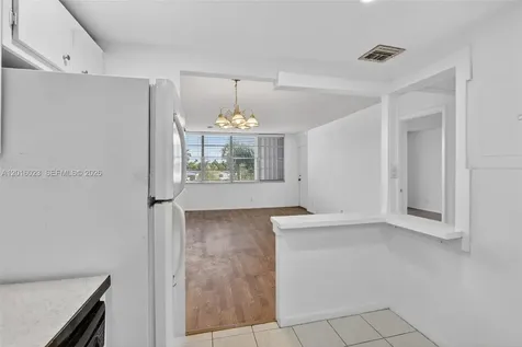 2761 Taft Street Hollywood FL 33020