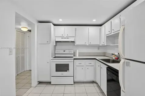 2761 Taft Street Hollywood FL 33020