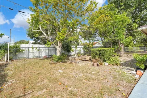 10565 SW 156th Lane Miami FL 33157