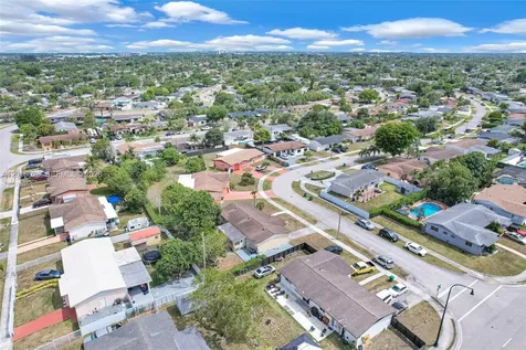 10565 SW 156th Lane Miami FL 33157