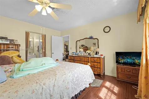 10565 SW 156th Lane Miami FL 33157