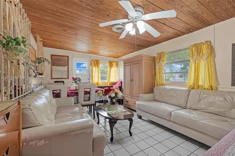 10565 SW 156th Lane Miami FL 33157