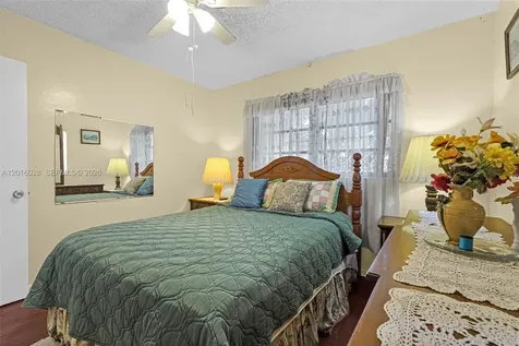 10565 SW 156th Lane Miami FL 33157