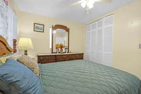 10565 SW 156th Lane Miami FL 33157