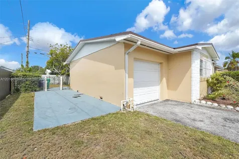10565 SW 156th Lane Miami FL 33157
