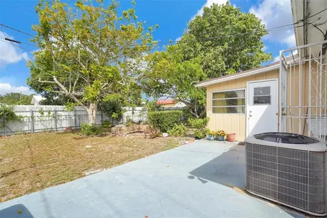 10565 SW 156th Lane Miami FL 33157