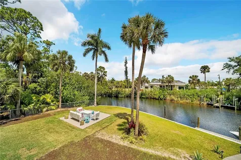 27237 Rio Vista Circle Bonita Springs FL 34135