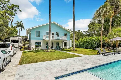 27237 Rio Vista Circle Bonita Springs FL 34135
