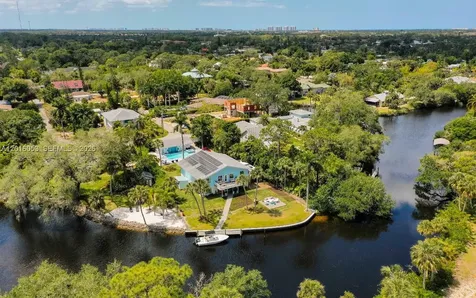 27237 Rio Vista Circle Bonita Springs FL 34135