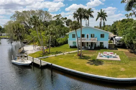 27237 Rio Vista Circle Bonita Springs FL 34135
