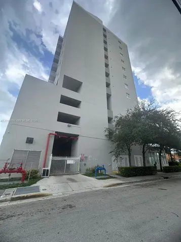 2217 NW 7th Street Miami FL 33125