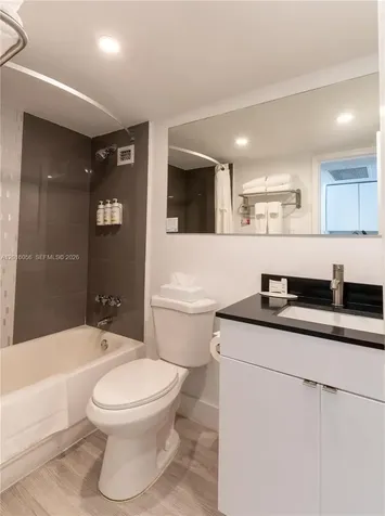 19201 Collins Avenue Sunny Isles Beach FL 33160