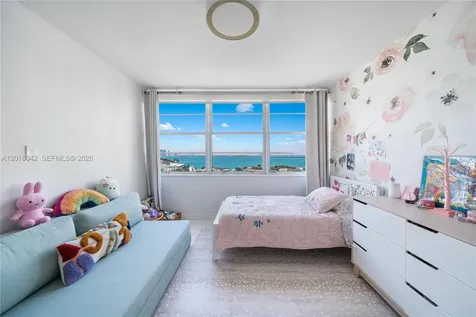 20 Island Avenue Miami Beach FL 33139