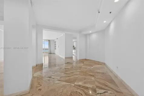 808 Brickell Key Drive Miami FL 33131