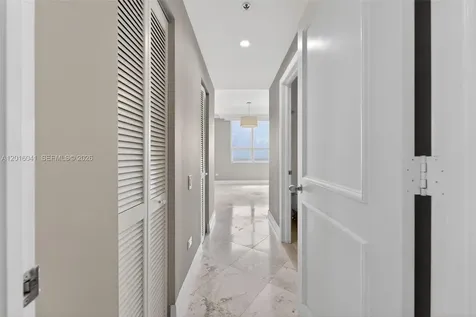 808 Brickell Key Drive Miami FL 33131