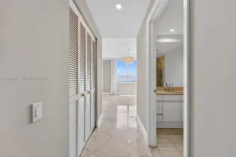 808 Brickell Key Drive Miami FL 33131