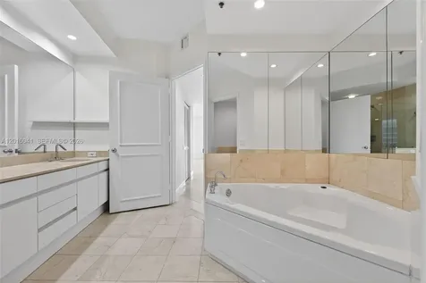 808 Brickell Key Drive Miami FL 33131