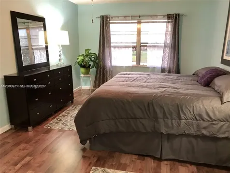 1300 SW 125th Avenue Pembroke Pines FL 33027