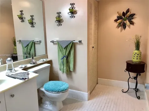 1300 SW 125th Avenue Pembroke Pines FL 33027