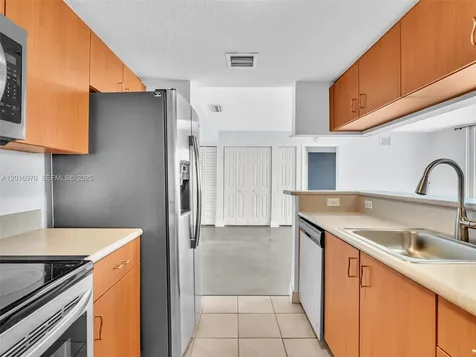 816 NW 11th Street Miami FL 33136