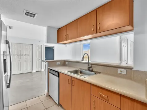 816 NW 11th Street Miami FL 33136
