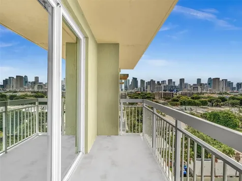 816 NW 11th Street Miami FL 33136