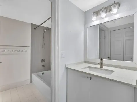 816 NW 11th Street Miami FL 33136