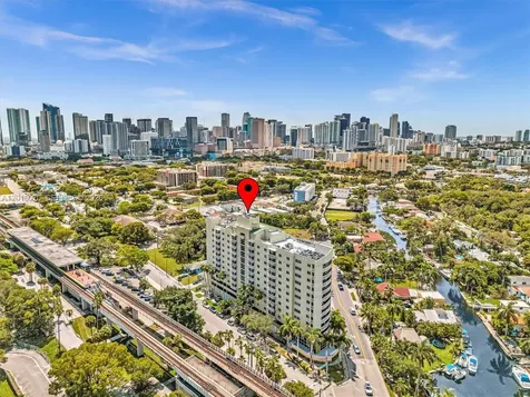 816 NW 11th Street Miami FL 33136