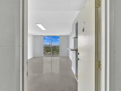 816 NW 11th Street Miami FL 33136