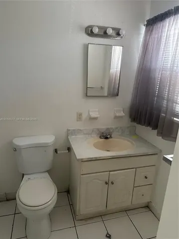 850 E Commercial Boulevard Oakland Park FL 33334