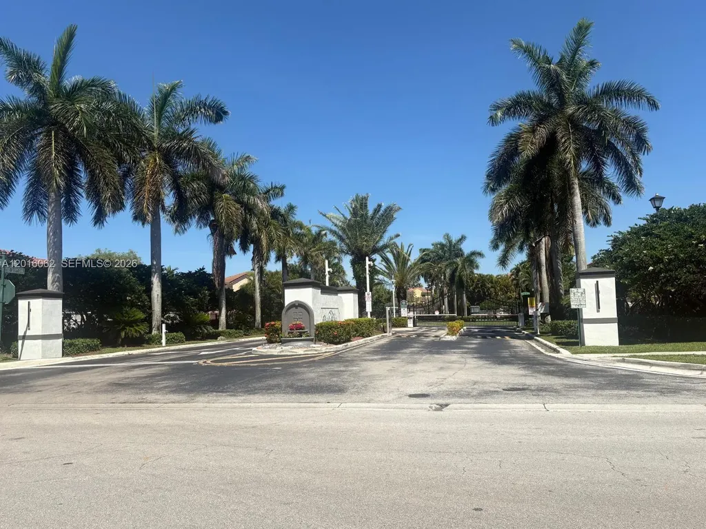 2120 NE 37th Road Homestead FL 33033