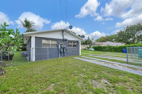 2352 NW 102nd Street Miami FL 33147