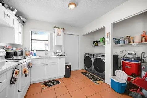 2352 NW 102nd Street Miami FL 33147