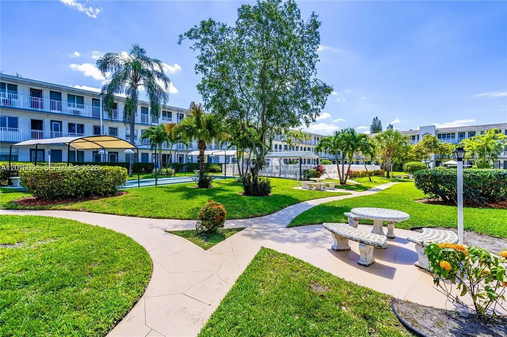 15610 NE 6th Avenue Miami FL 33162