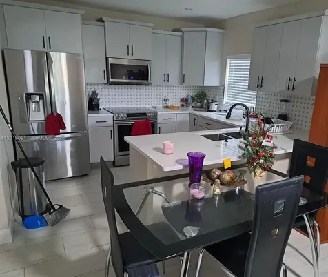 311 NW 28th Way Fort Lauderdale FL 33311