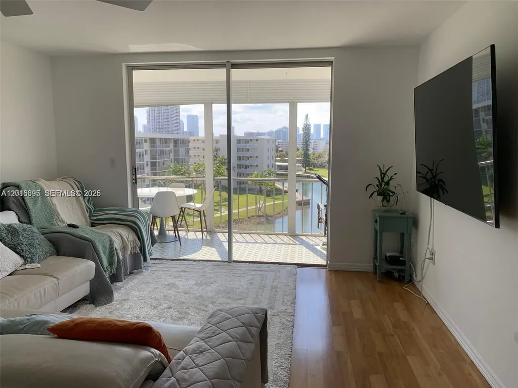 2851 Leonard Drive Aventura FL 33160