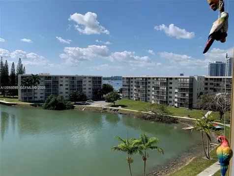 2851 Leonard Drive Aventura FL 33160