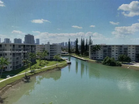 2851 Leonard Drive Aventura FL 33160