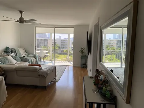 2851 Leonard Drive Aventura FL 33160